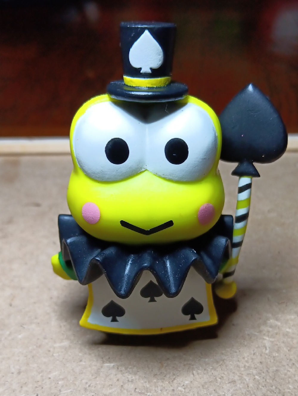 Hello Kitty 40 Aniversary Cute Yellow Frog Playing Card Figure with Top Hat